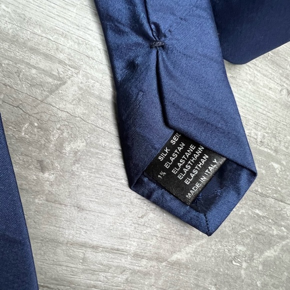 Trussardi Solid Navy Blue Silk Tie - Picture 4 of 6
